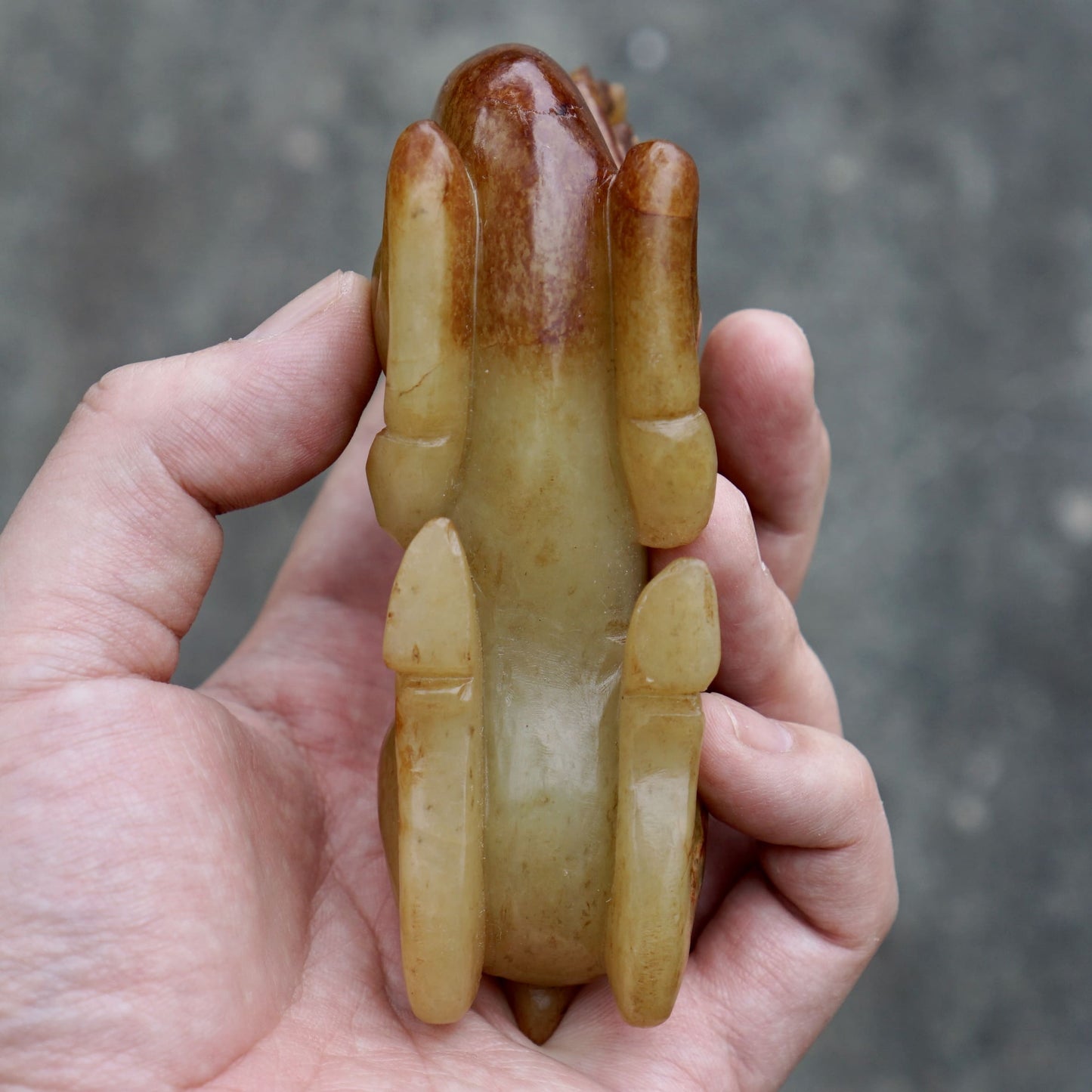 圆雕回首玉卧鹿