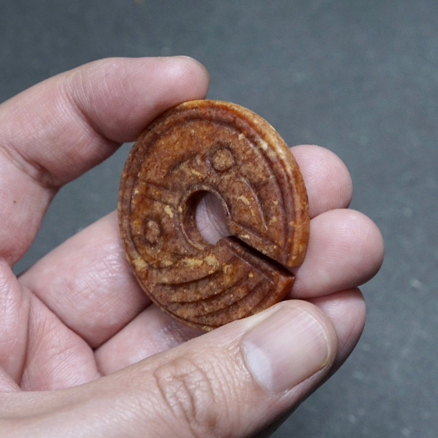 凤鸟纹玉玦