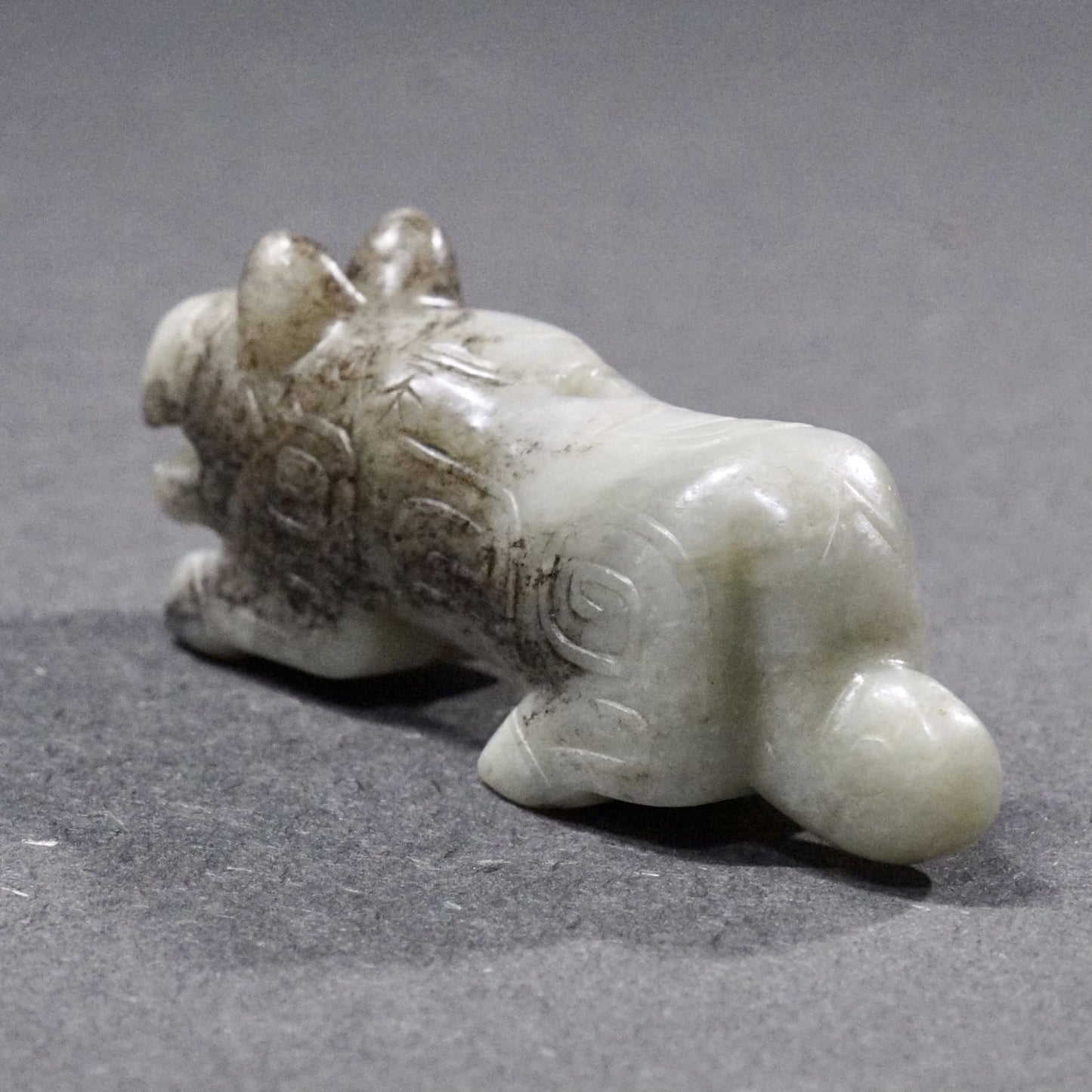 刻铭文水银沁白玉虎