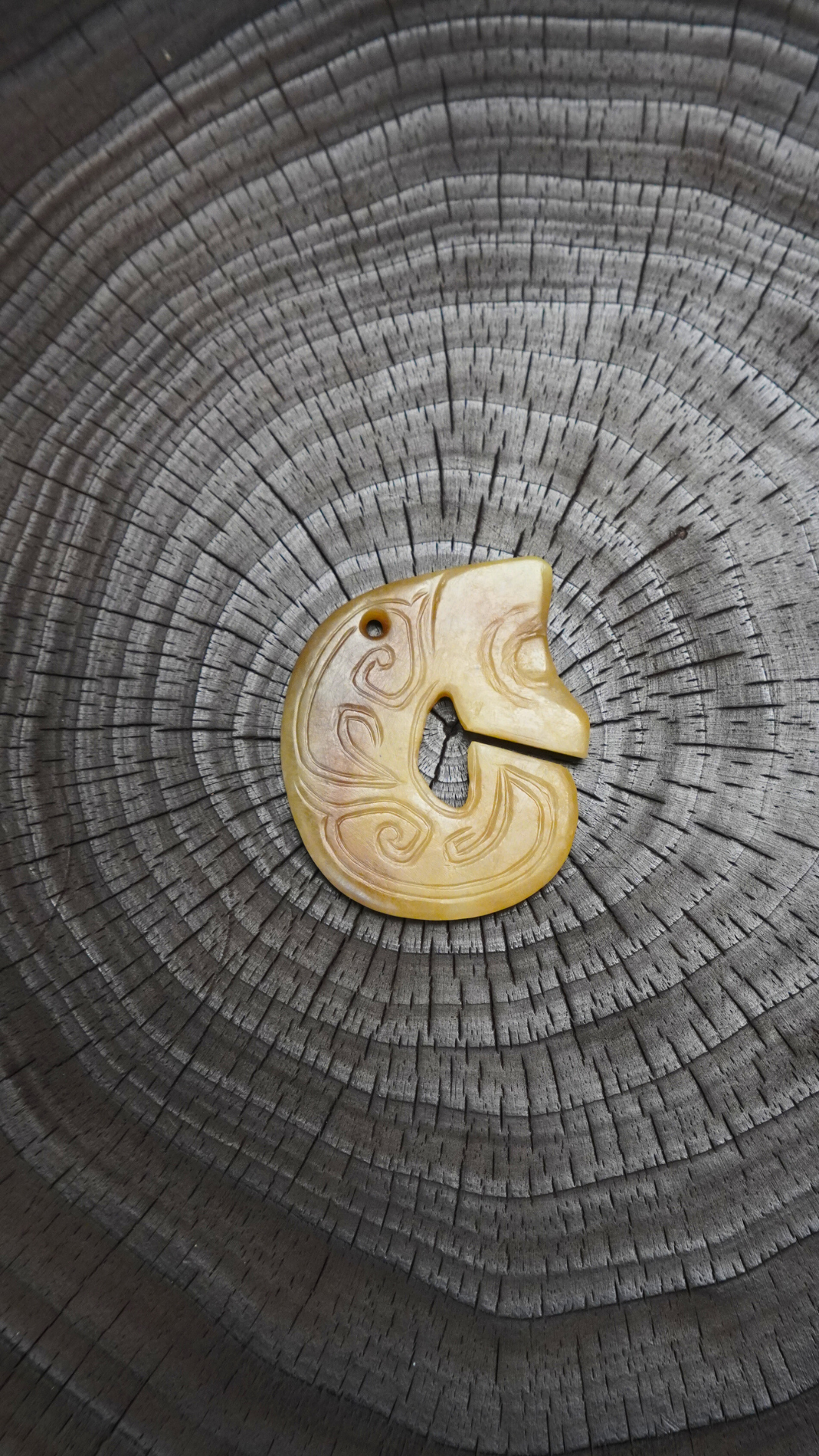 商周风格 片雕卷尾龙佩