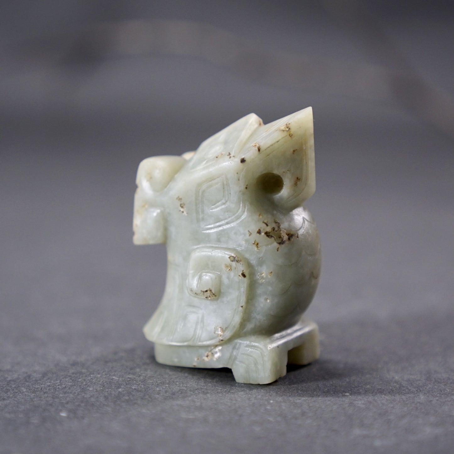 圆雕玉鸮一对