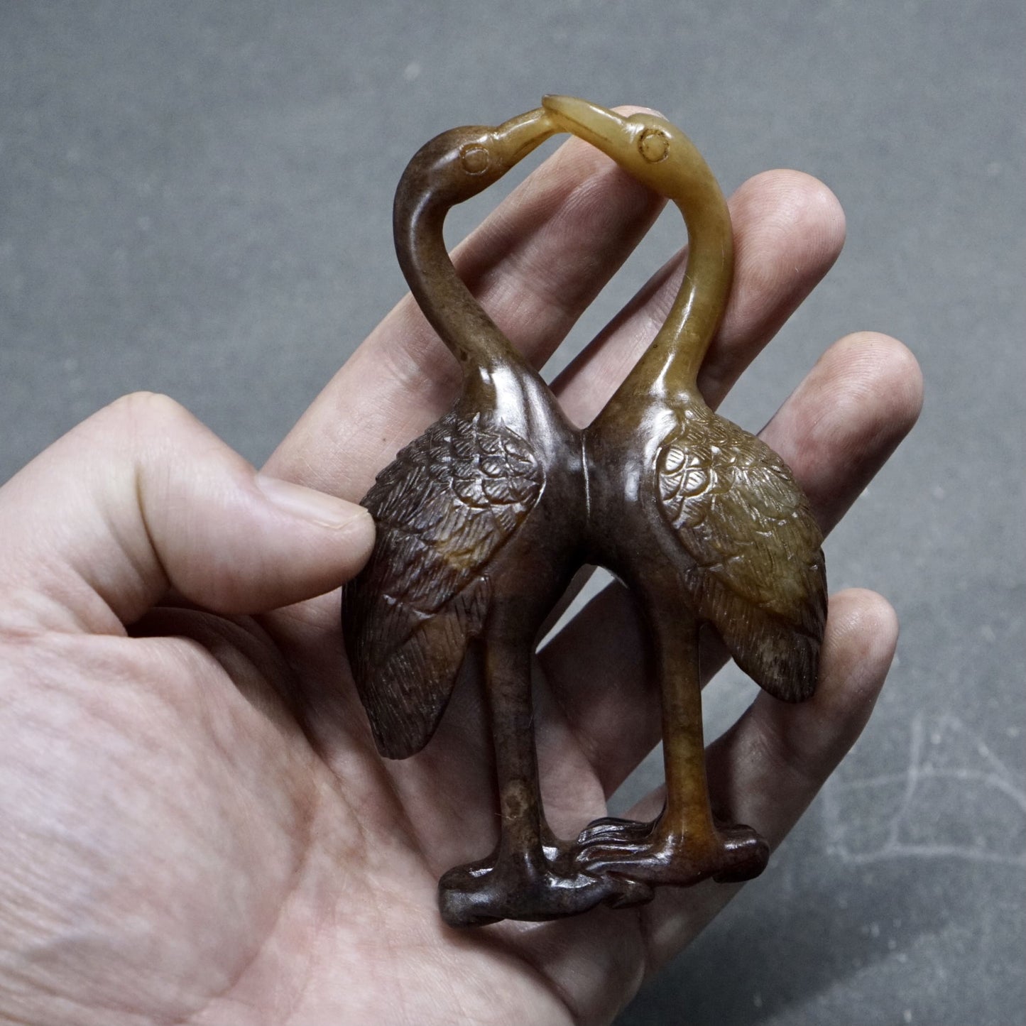 双立鹤玉雕