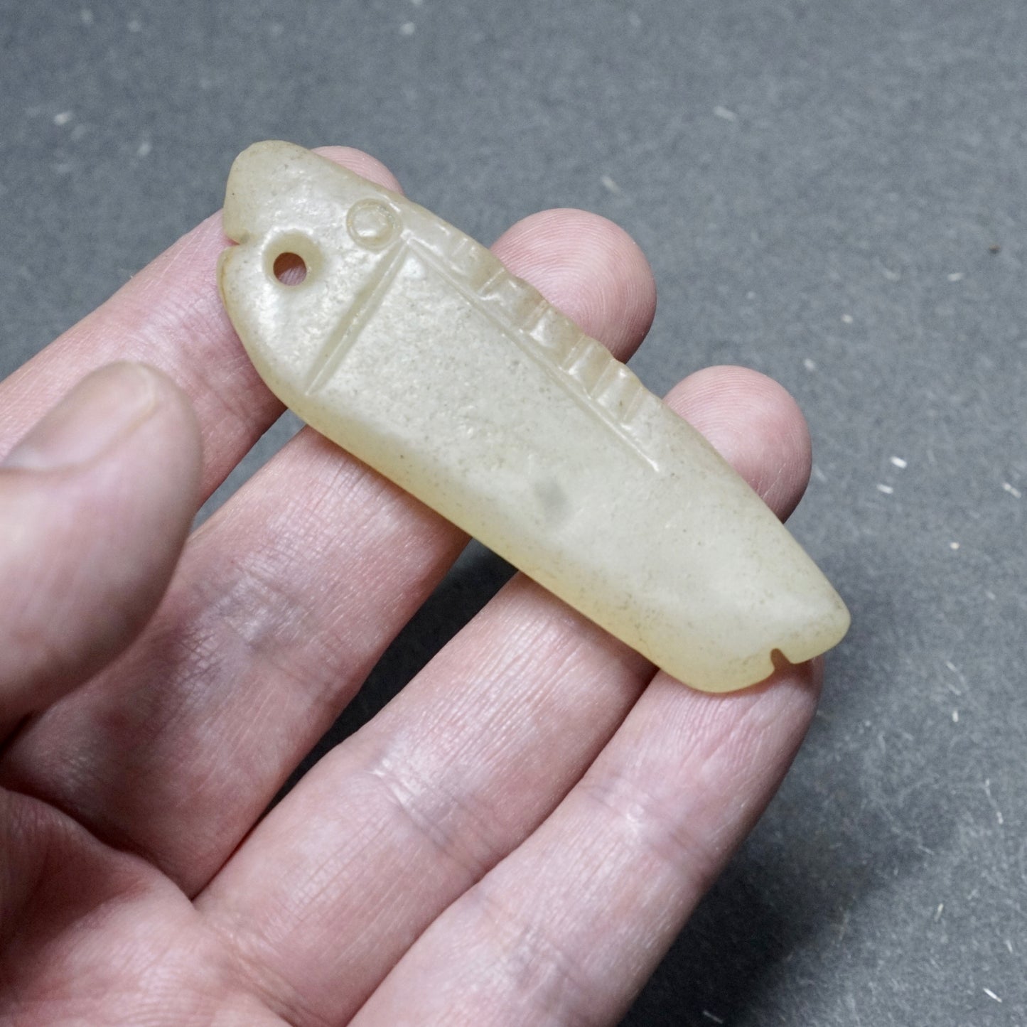 White jade long strip carved jade fish (three pieces in a group)