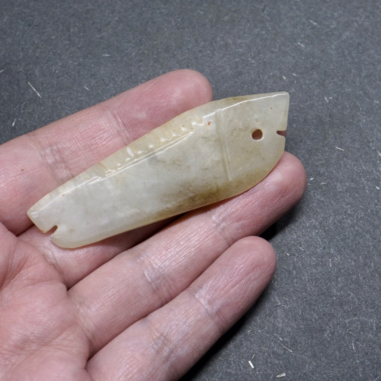 White jade long strip carved jade fish (three pieces in a group)