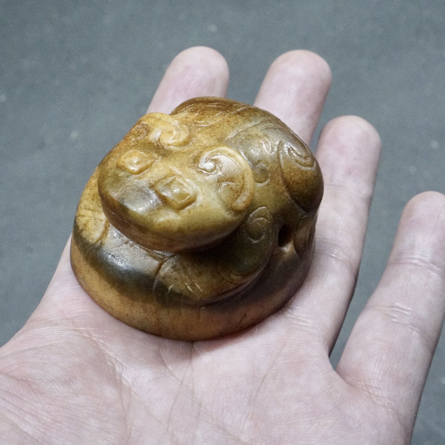 Jade seal with dragon and beast button