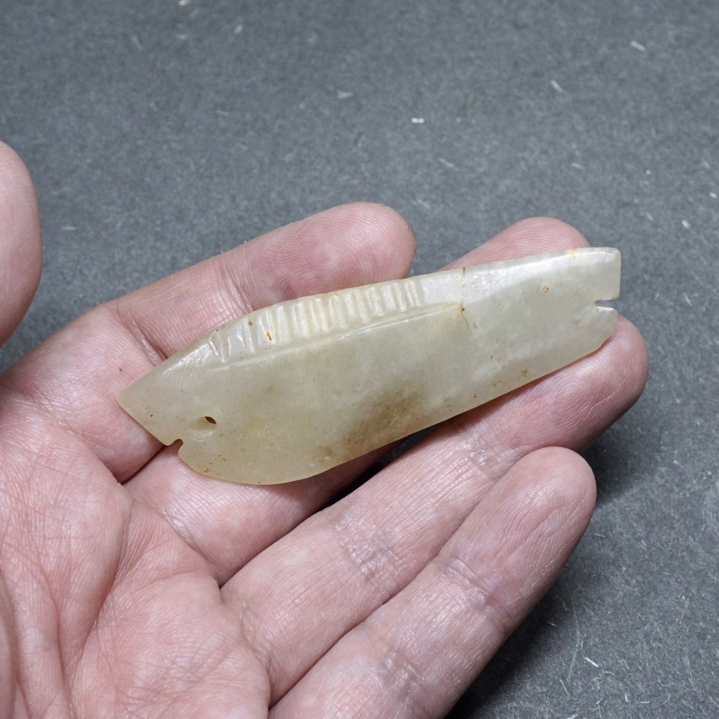 White jade long strip carved jade fish (three pieces in a group)