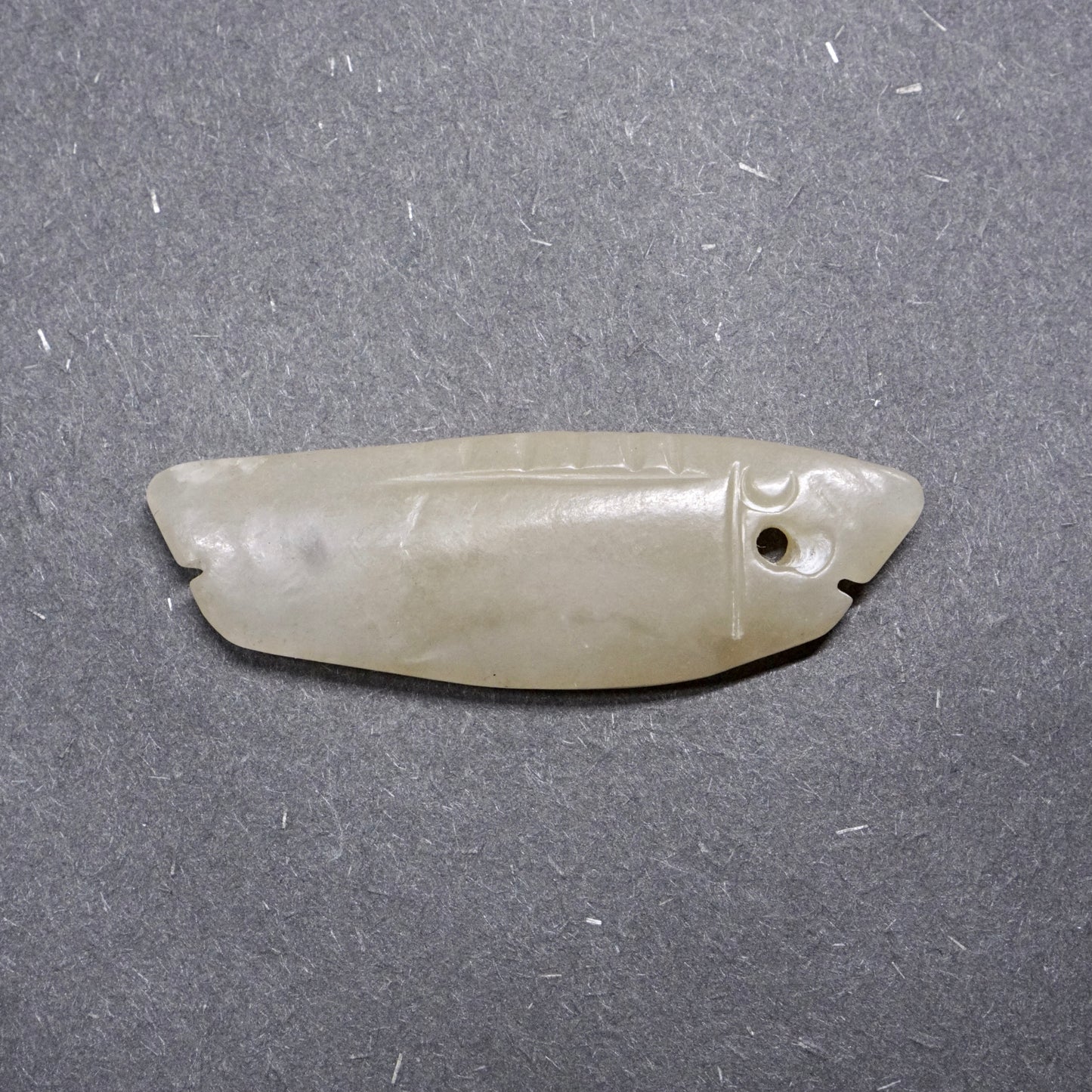 White jade long strip carved jade fish (three pieces in a group)