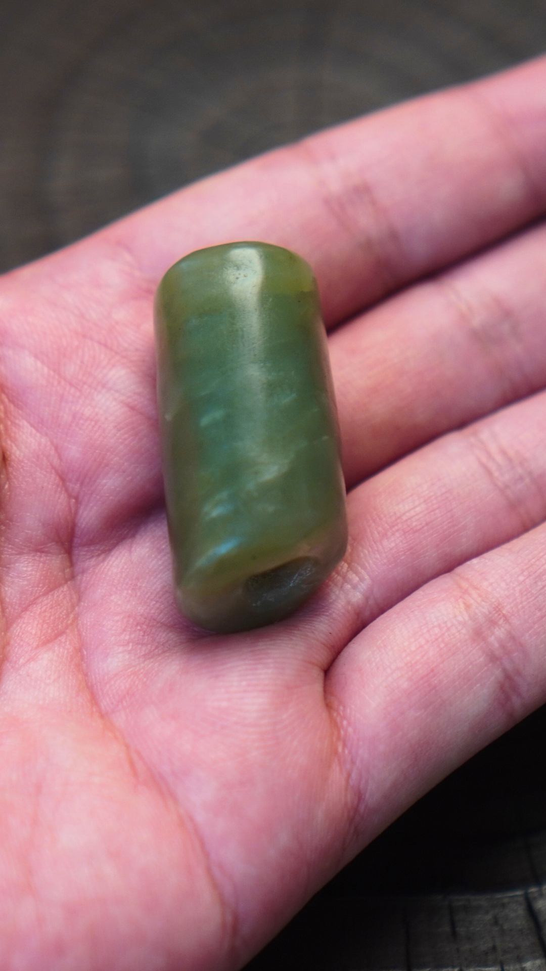 素面墨绿河磨玉管