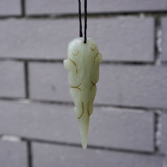 Hetian jade gecko pendant