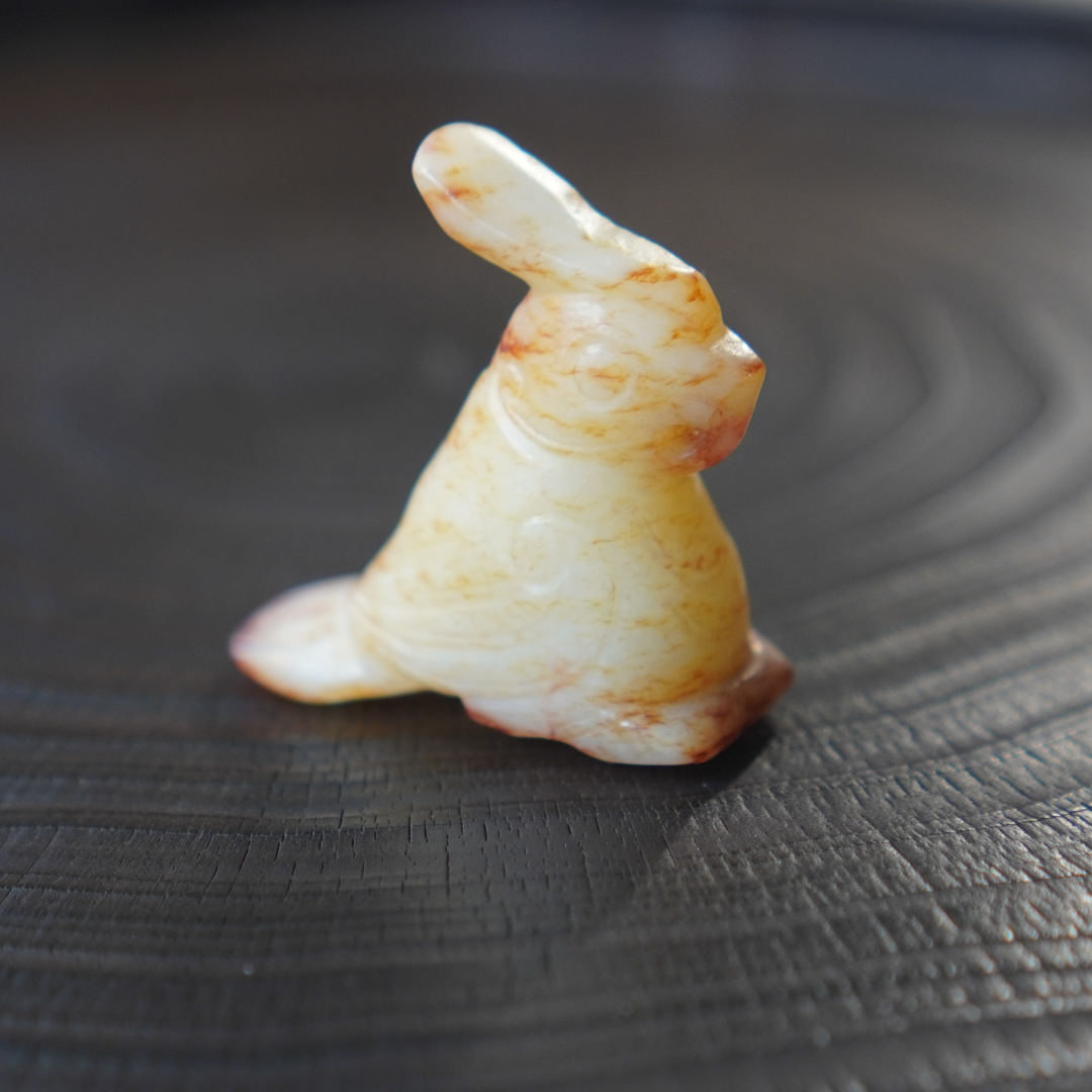 巧沁白玉圆雕高冠鸟形吊坠