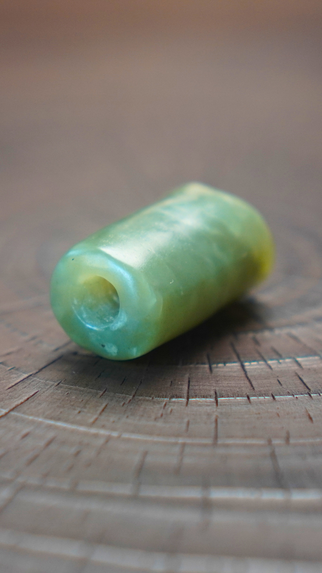 素面墨绿河磨玉管