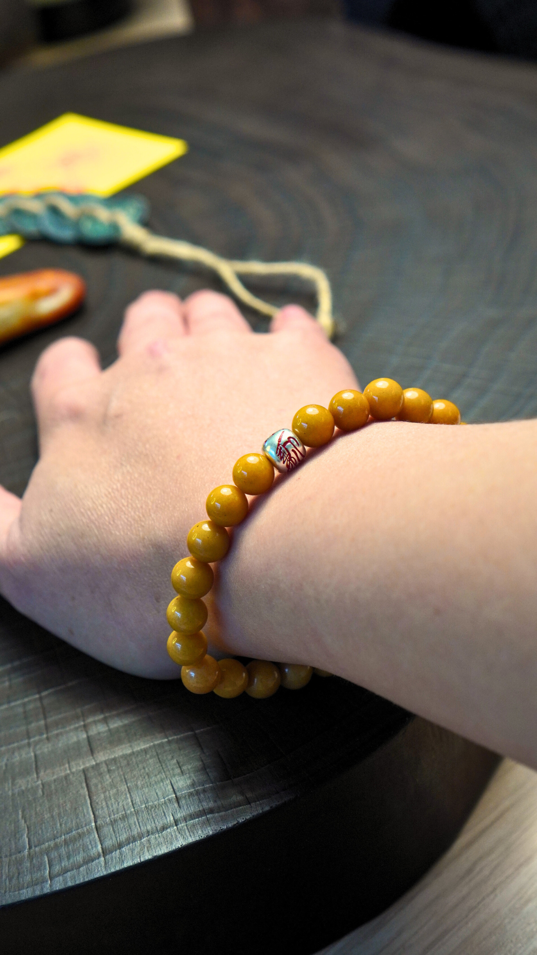 五行旺土| 中路財神-趙公明硃砂符銀珠河磨玉黃沁皮手串