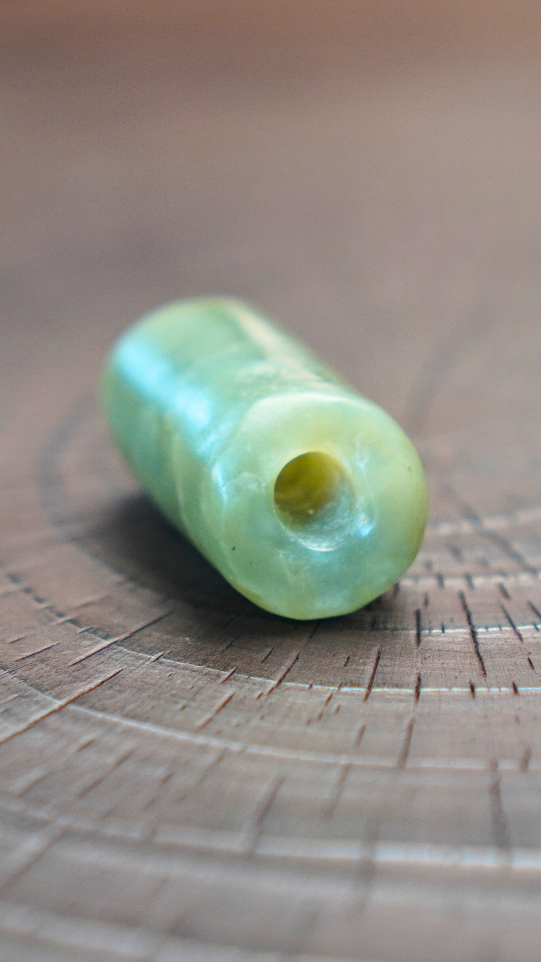 素面墨绿河磨玉管