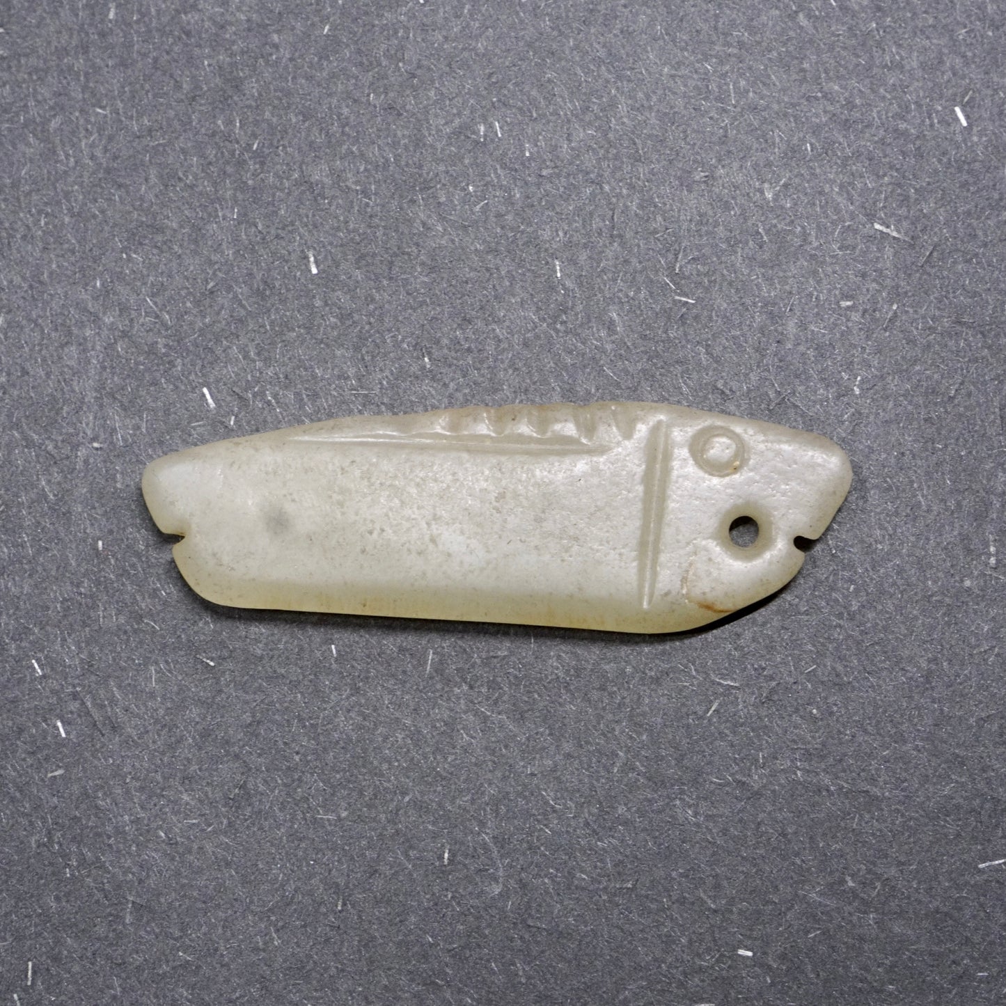 White jade long strip carved jade fish (three pieces in a group)