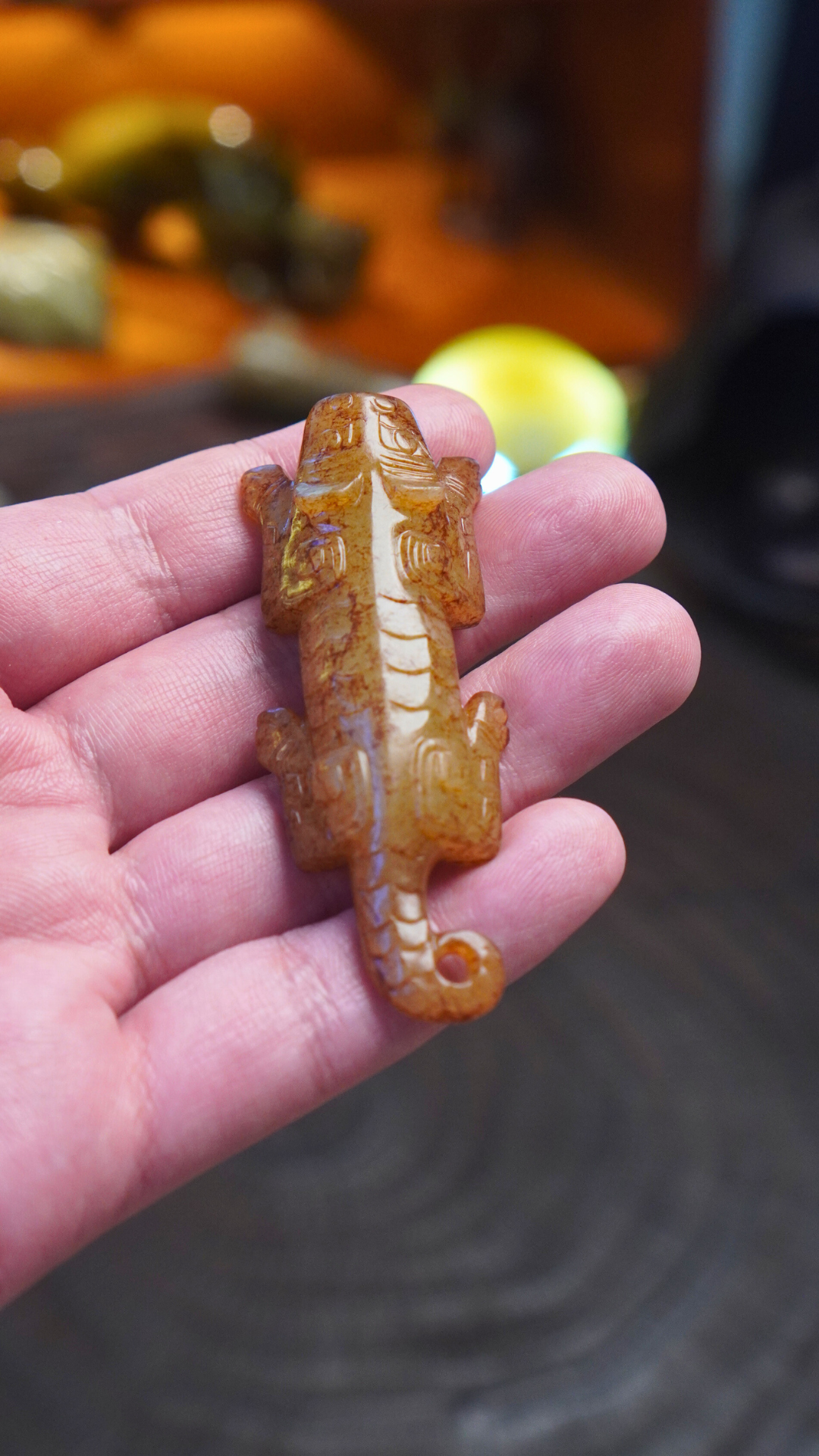 商周风格 白玉栗子黄虎形吊饰