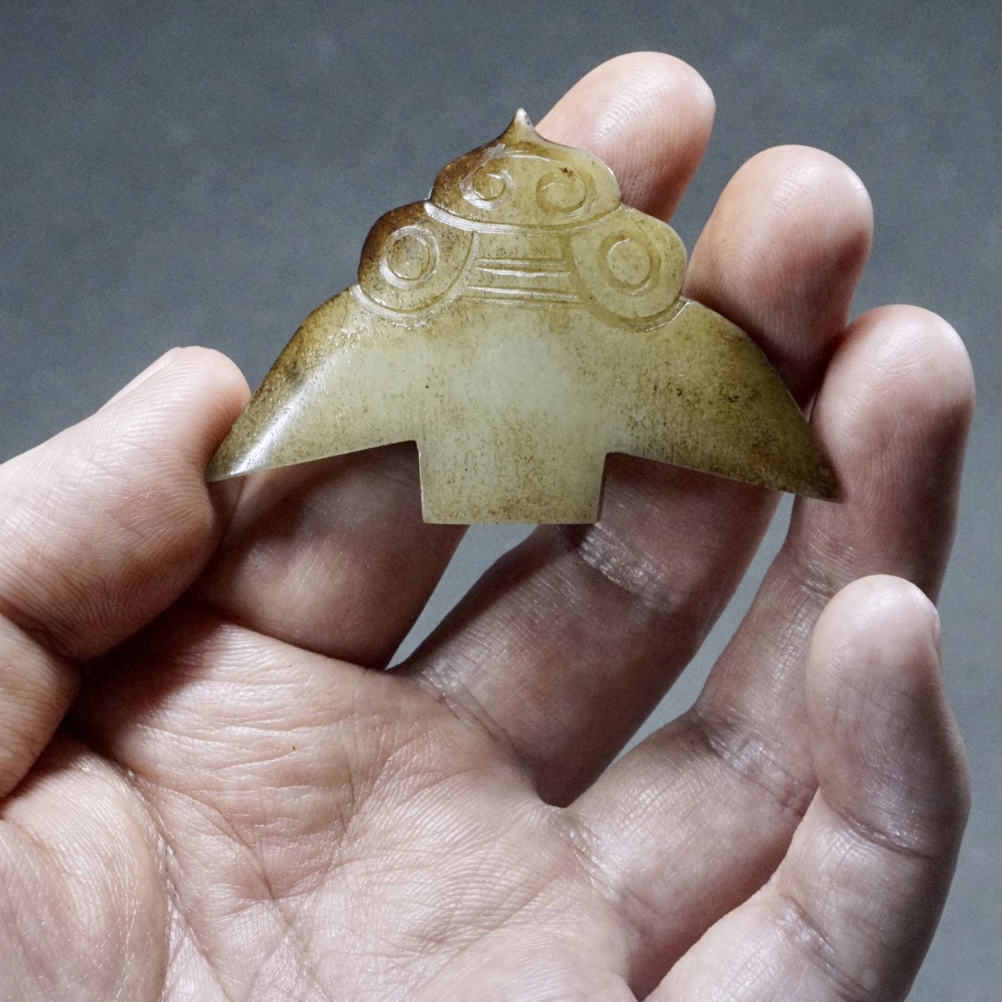 Arrow-shaped jade moth pendant