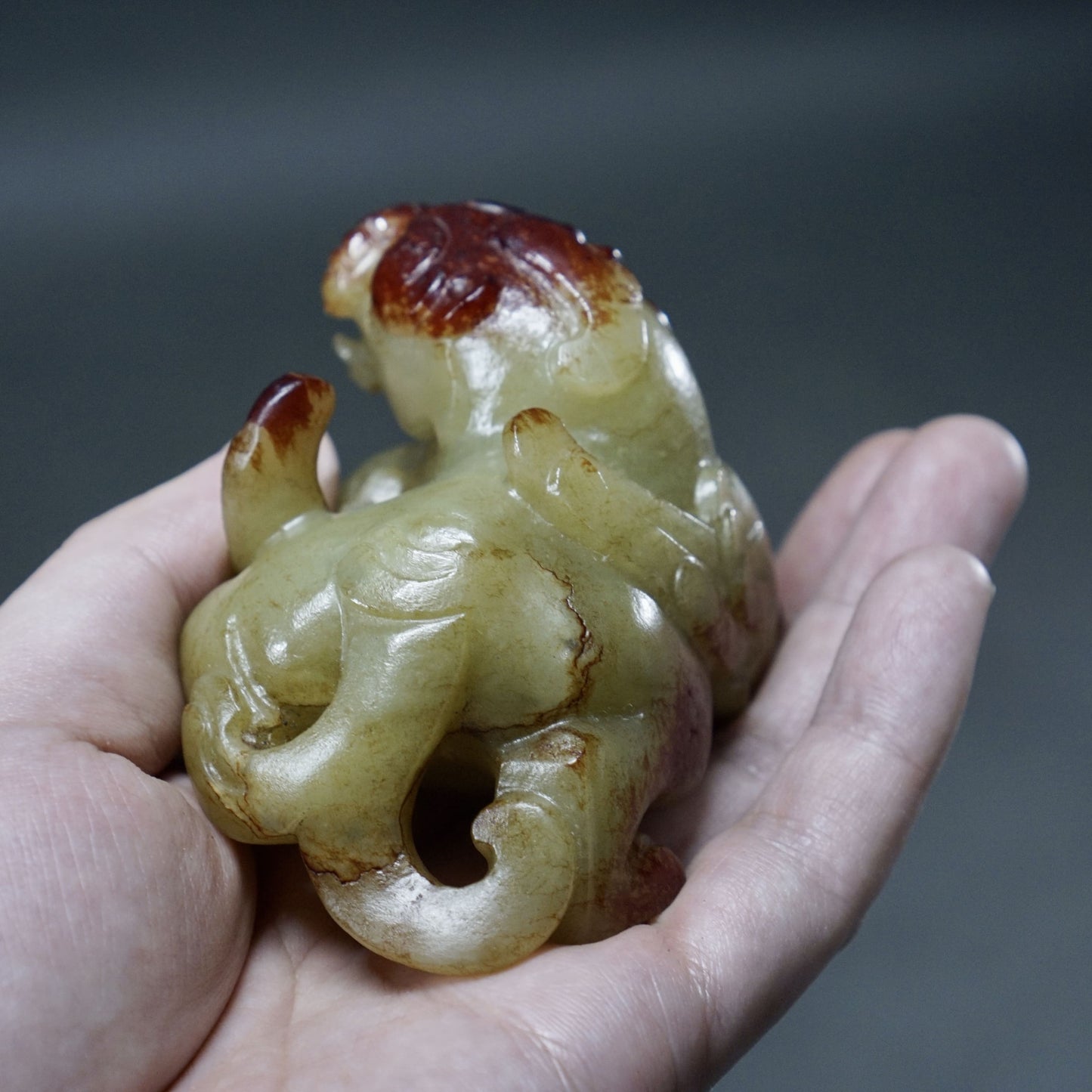 Round carved red jade evil-repelling beast - Good Luck