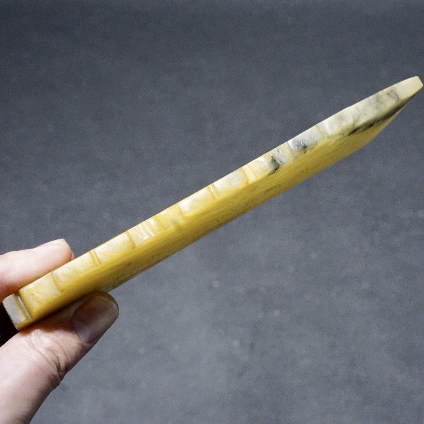 Double-sided inscribed jade scepter