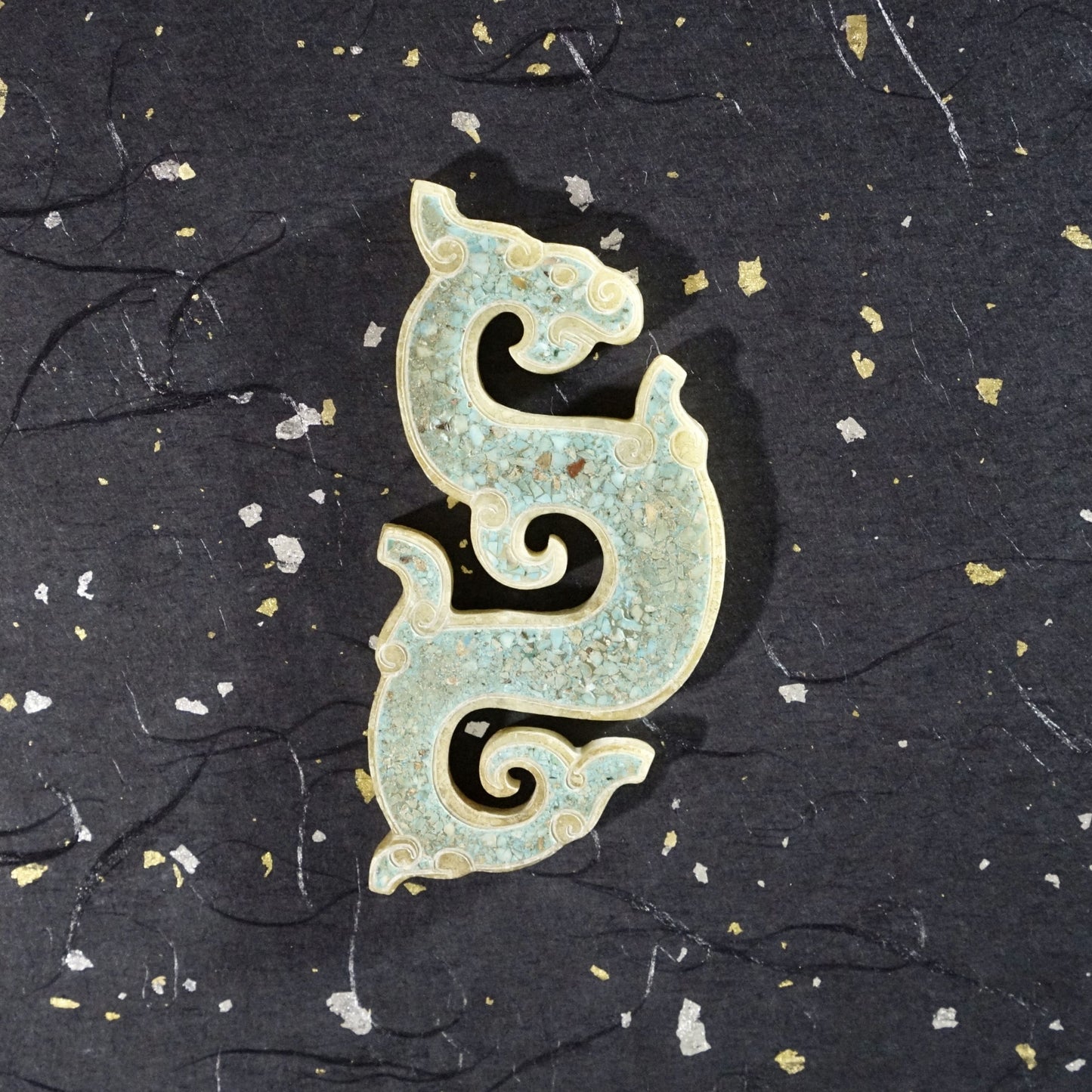 Turquoise inlaid S-shaped jade dragon pendant