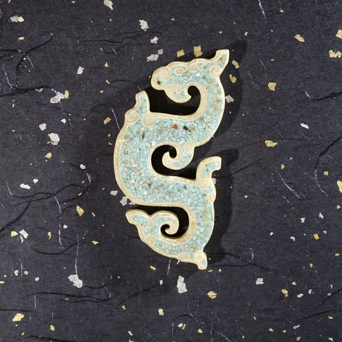 Turquoise inlaid S-shaped jade dragon pendant