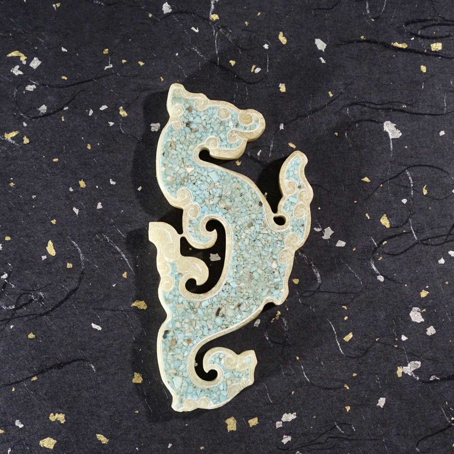 Turquoise inlaid S-shaped jade dragon pendant