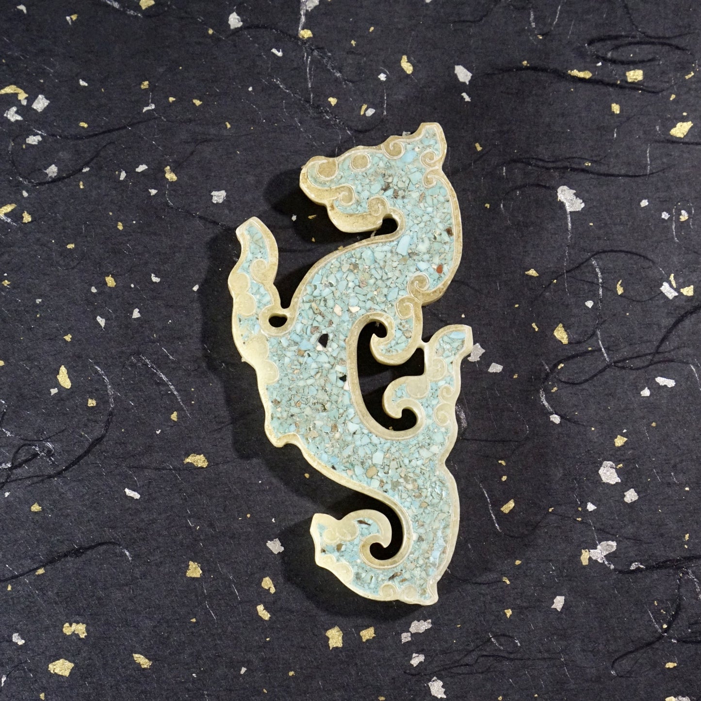 Turquoise inlaid S-shaped jade dragon pendant