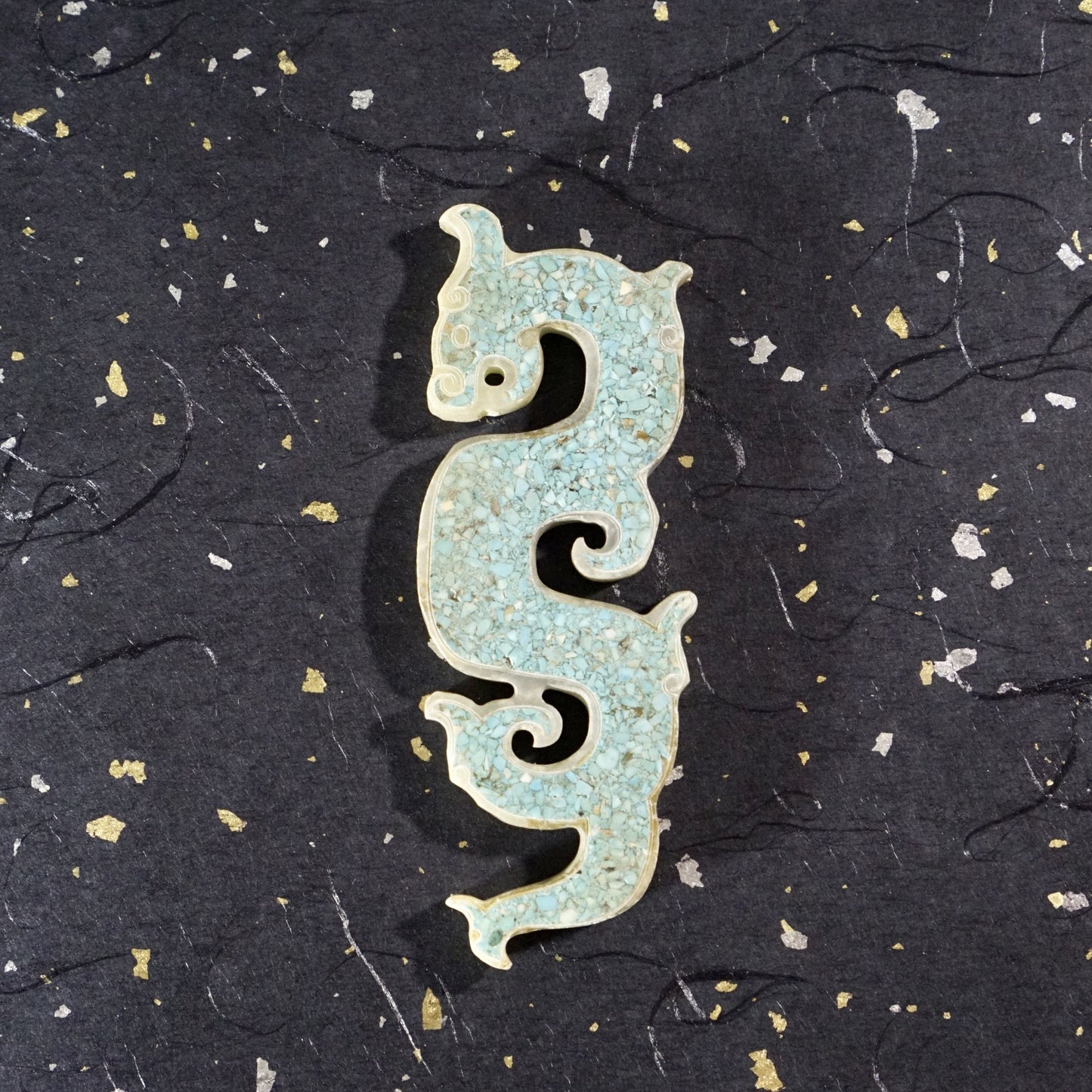 Turquoise inlaid S-shaped jade dragon pendant