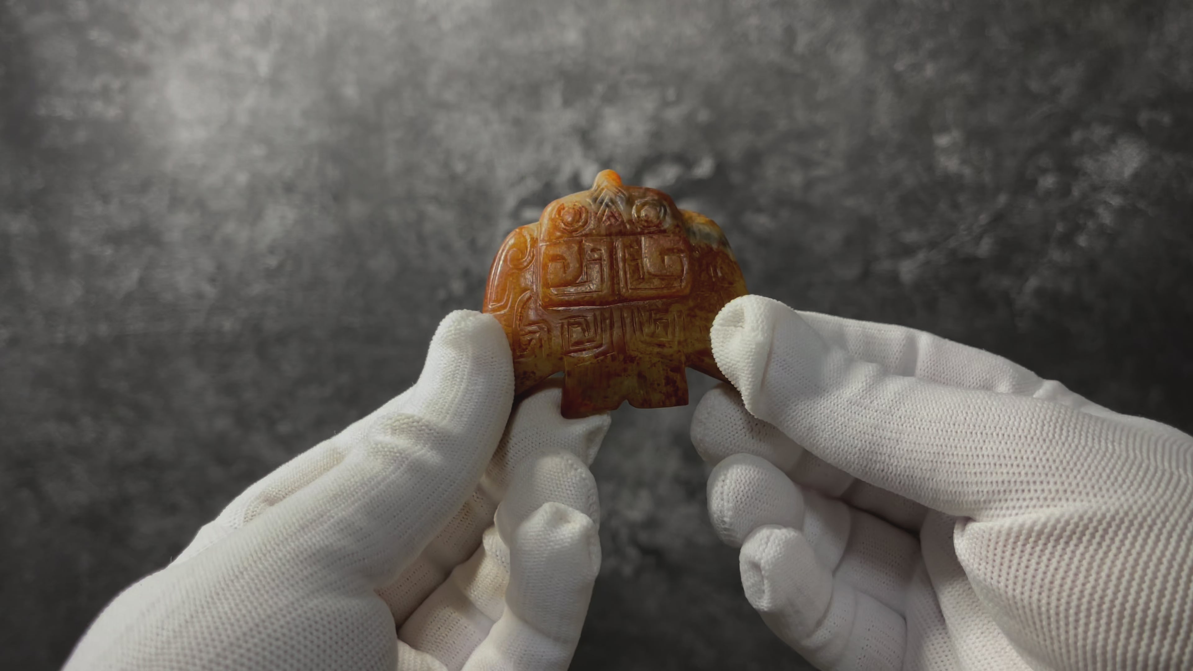 展翅玉鸟吊饰– 老吴家的古玉| Wu's Jade